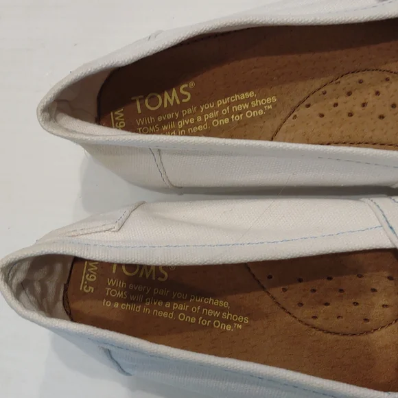 Toms Women's White With Blue Contrast Stitching Classic Alpargata Loafer Flats - Picture 10 of 12